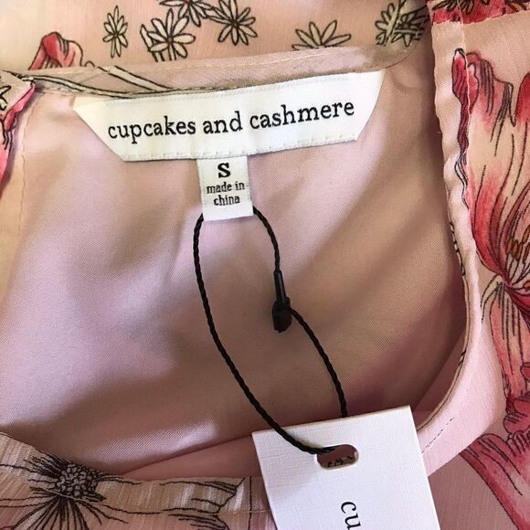 Cupcakes & Cashmere Terra Floral Blouse Size S - Picture 6 of 9